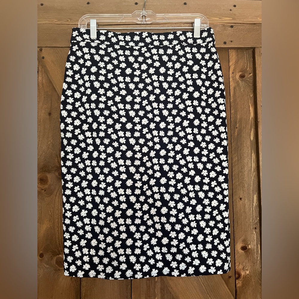 J. Crew Navy and White Floral Midi Skirt Size 8 Tall